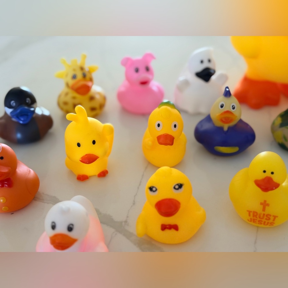 Colorful Rubber Ducks Various Sizes - Picture 7 of 12